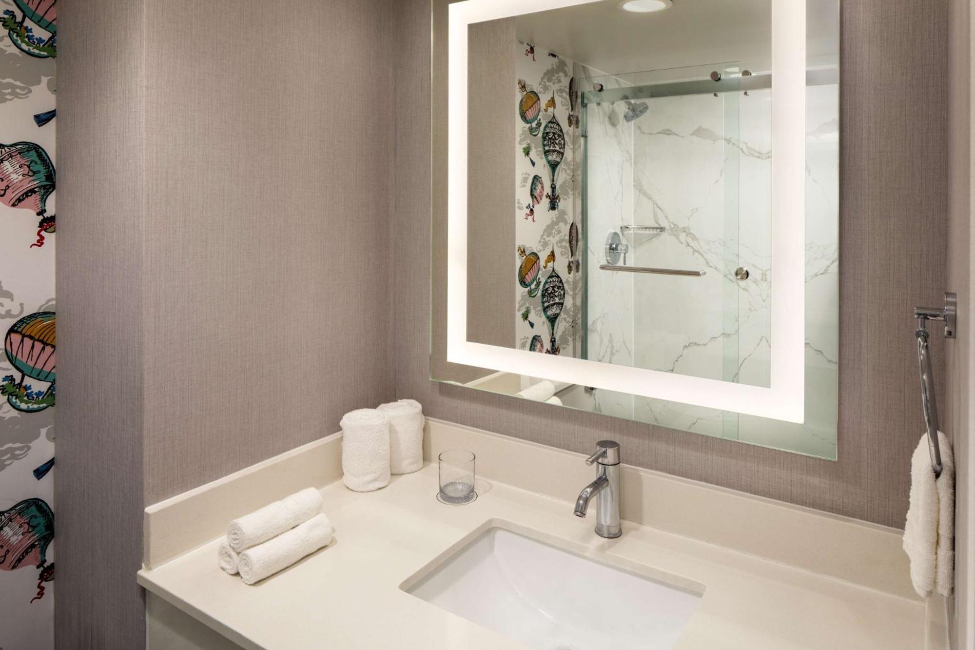 Whitney Peak Hotel Reno, Tapestry Collection By Hilton מראה חיצוני תמונה